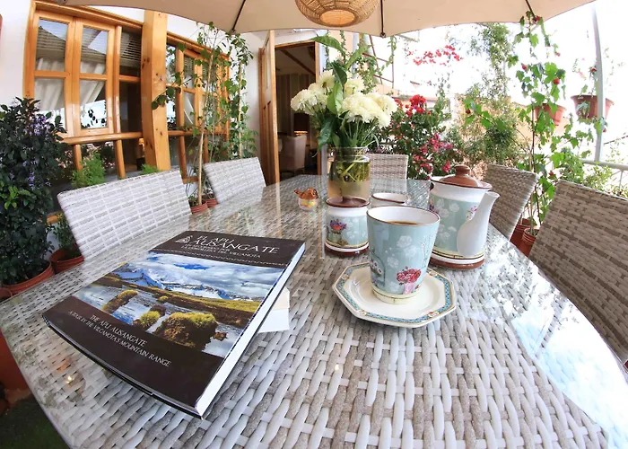 Hostal Bamba House *